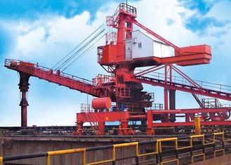 Mobile Rubber Tyred Port Gantry Crane , Continuous Ship Unloader Rail Mounted Crane
