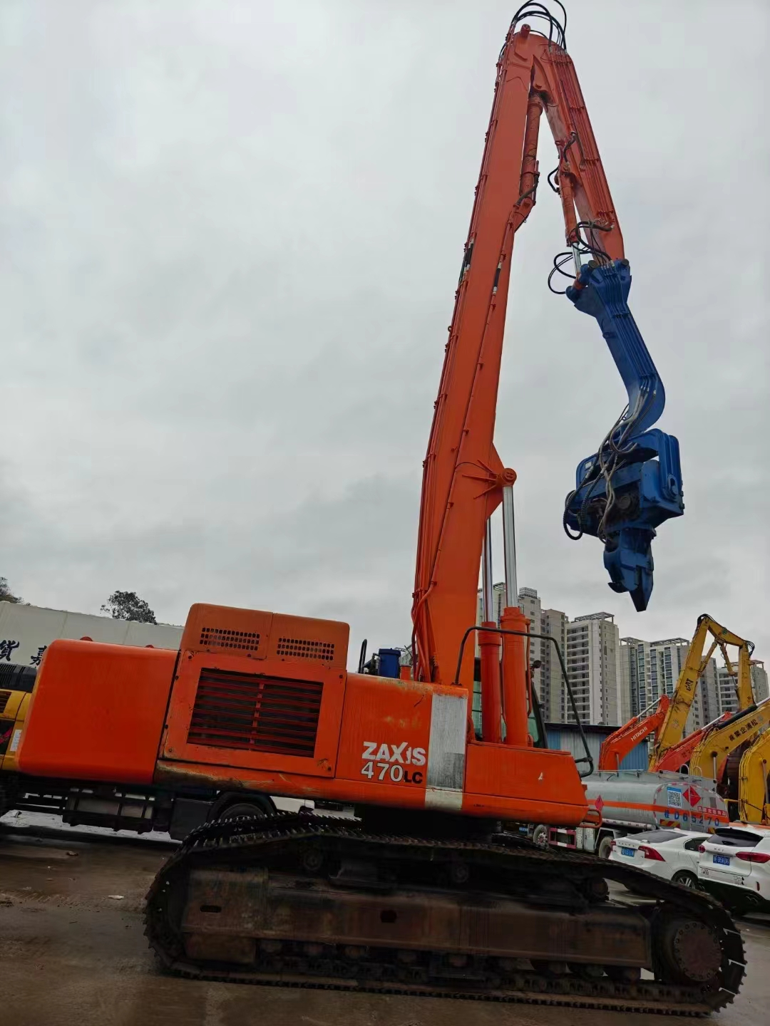 High-Performance Hitachi 470 LC-3 Excavator: Your Next Heavy Duty Partner!