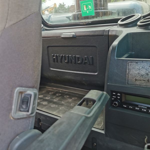 Year 2017 Used R220-9S Excavator Ideal for Middle East and South America Construction