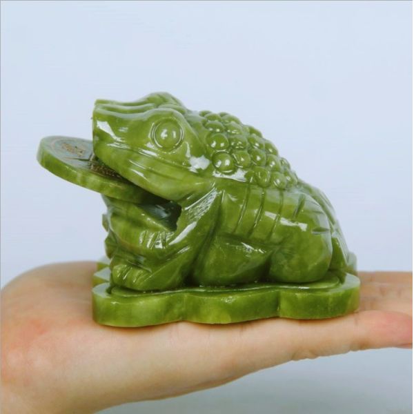 Car Dashboard Decor OEM ODM Natural Green Jade Toad Fengshui Money Frog Engraving for Three Legged Wealth Frog