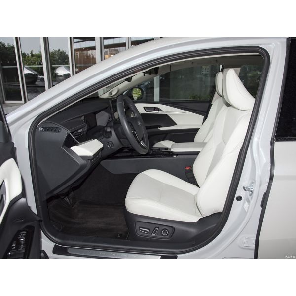 2024 Toyota Camry 2.0L Sports Plus Sedán híbrido FWD Dirección izquierda con motor único 4915*1840*1450 para los mercados chinos