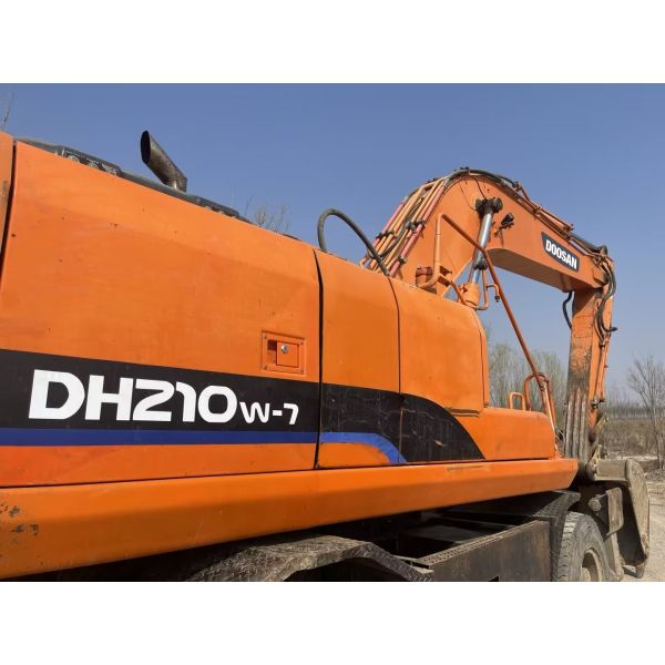 Оригинальное используемое колесное экскаватор Doosan DH210-7