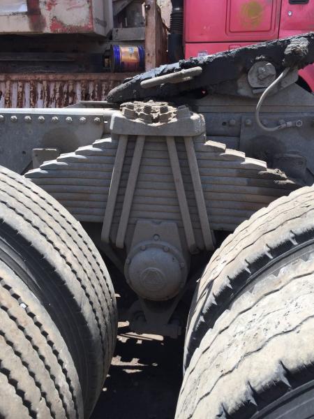 second hand diesel 375 howosino truck head  6x4 diesel tractor head lhd FOR SALE IN SHANGHAI