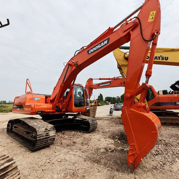 DH220-7 Used Doosan Excavators 1.1m3 Bucket Capacity 108kw Rated Power