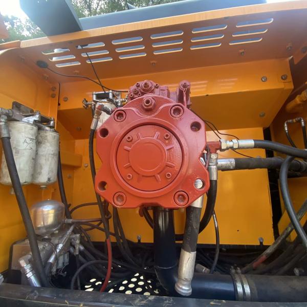 Hyundai 520 Used Excavator Material Handling Old Construction Machinery