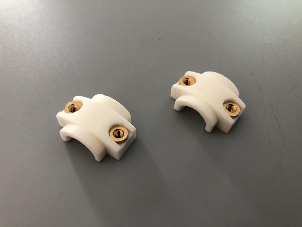 Customized Wear Resistant Alumina Ceramic  Heat Resistant  Notched Ceramic Eyelet