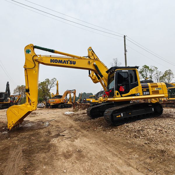 used Komatsu PC220-8 hydraulic Excavator 110kw Rated Power 1m³ Bucket Capacity Spot Good