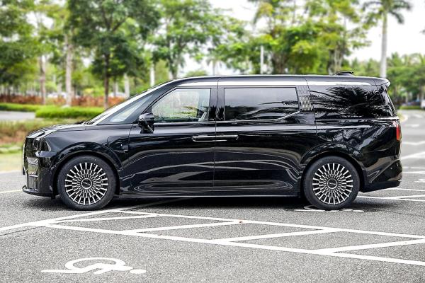 400kW Zeekr 009 Car New 2024 WE Pure Eleromobil Electric Adults Suv Electric Cars