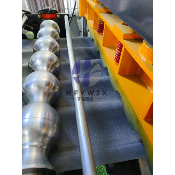 Premium 1100 Colored Steel Roof Tile Roll Forming Machine Hydraulic Double Linear Guide Rail Cutting