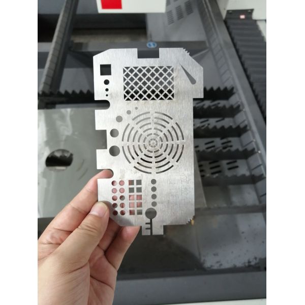 Carbon Steel Metal Laser Cutting Machine , CNC Fiber Laser Cutter 2000 Watt