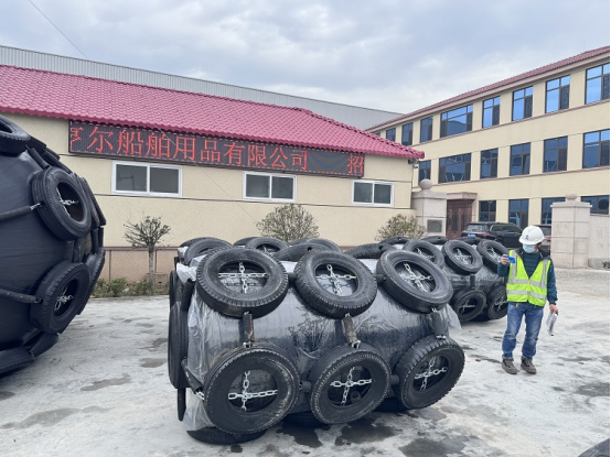 Морской плавучий док Пенообразованный твердый материал EVA для защиты лодок