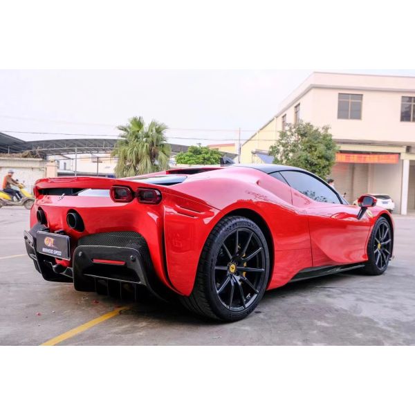 For Ferrari SF90 Dry Carbon Fiber Body Kit SF90 OEM Style Carbon Fiber Front Lip Diffuser Spoiler Side Skirt