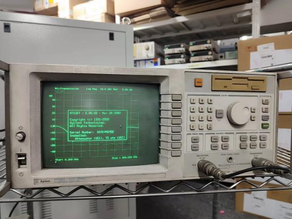 Transmission / Reflection RF Network Analyzer Vector Network Analyzer VNA Agilent 8712ET 1.3 GHz