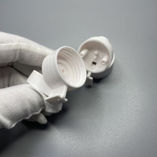 Custom Plastic Injection Molding Parts for Vehicle Mould 250000-300000shots Mould Life