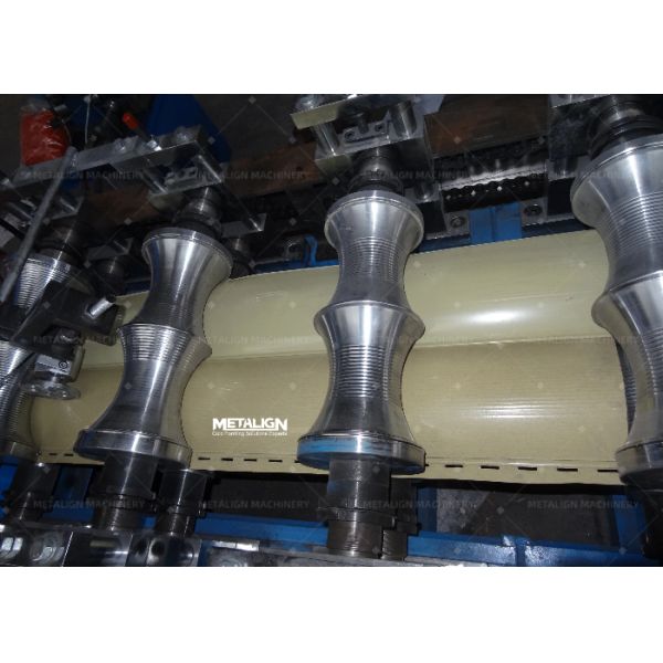 Máquina de Conformado de Rodillos Personalizada y Eficiente para Revestimiento de Acero Galvanizado con Punzonado de Orificios Ovalados