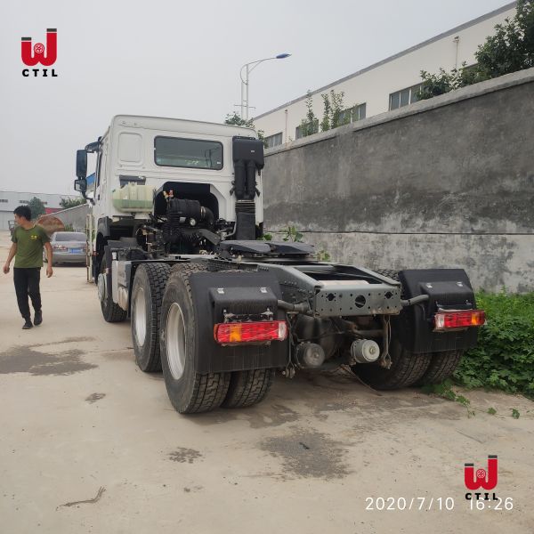 Euro 3 420HP Tractor And Semi Trailer 60t Howo Tractor Head