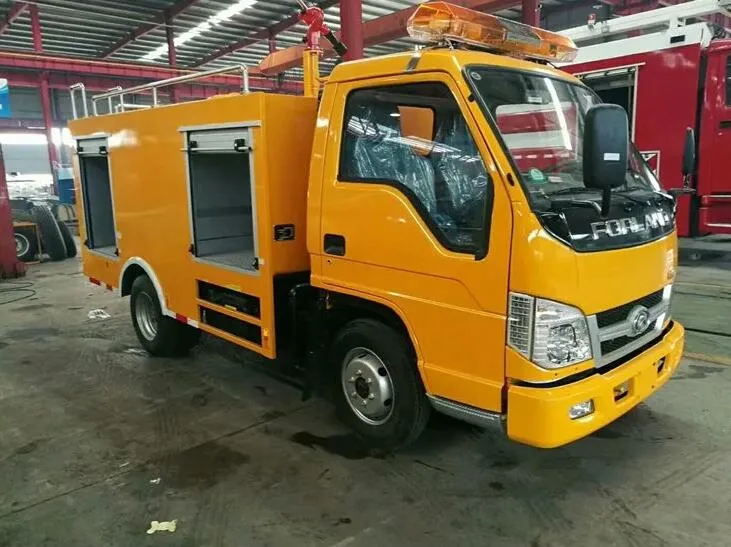 DONGFENG 4X2 Small Mini 3cbm Fire Engine Water Fire Fighting Truck