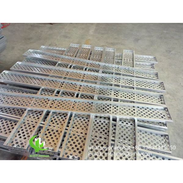 Coupe laser CNC perforée en tôle d'aluminium, revêtement de façade, épaisseur de 2,5 mm pour mur