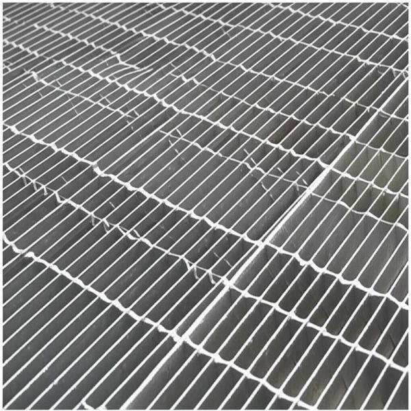 Rust-Proof Galvanized Steel Grating with Serrated Non-Slip Surface for Industrial Platforms