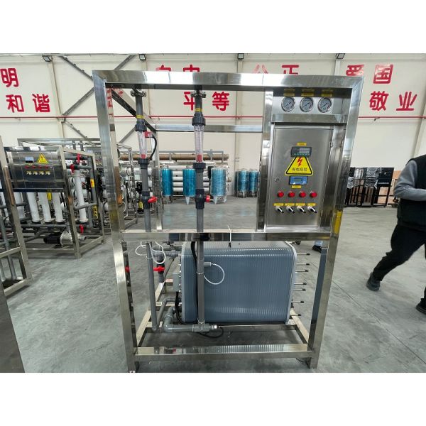 RO EDI Система фильтрации воды для медицинских больниц 300 кг 1500*600*1500 мм фильтрация