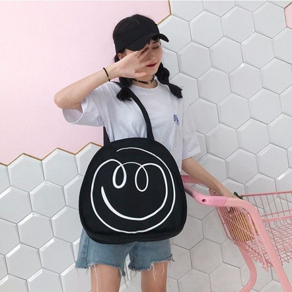 Spring / summer 2018 new Japanese smiley face printed canvas bag women shoulder bag art handbag