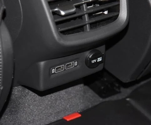 50-80L Fuel Tank Capacity Hongqi H5 FWD 1.5t 169HP 5-Seat MID-Size Sedan Fuel Vehicle