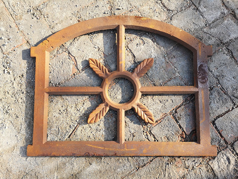 Waterpfoof Antique Cast Iron Windows In Old Brids Building In Old Garden