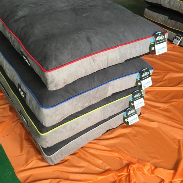 Shredded Memory Foam Dog Crate Pad Waterproof Suede Fabric Washable Grey Color