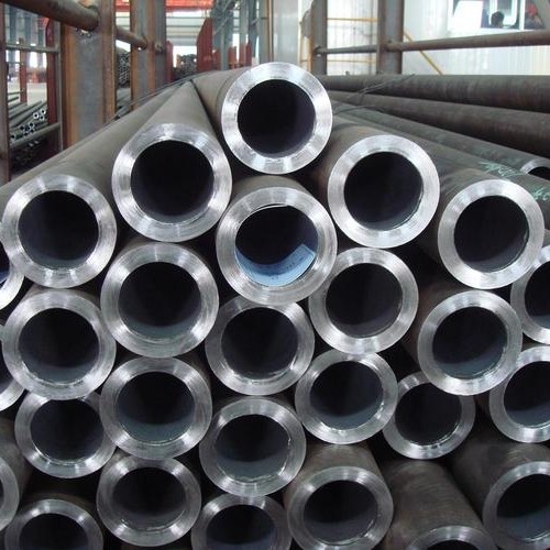 Pipe de chaudière en acier au carbone sans soudure ASTM A192 laminée à chaud pour le service à haute pression