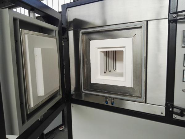 25L RHF Laboratory Box Type Furnace Strong Thermal Impact Resistance Design