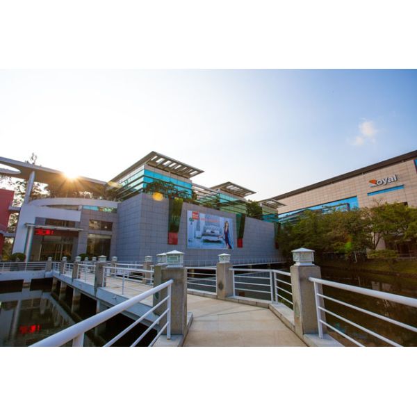 Hong Kong royal furniture holding limi ted