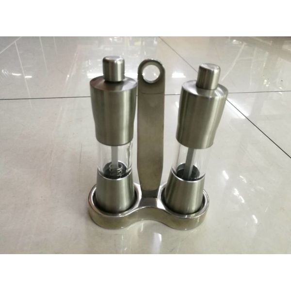 Шейкер и мельница соли и перца нержавеющей стали, коммерчески шведский стол поставляют установленные бутылки вкуса 2 частей с ручкой