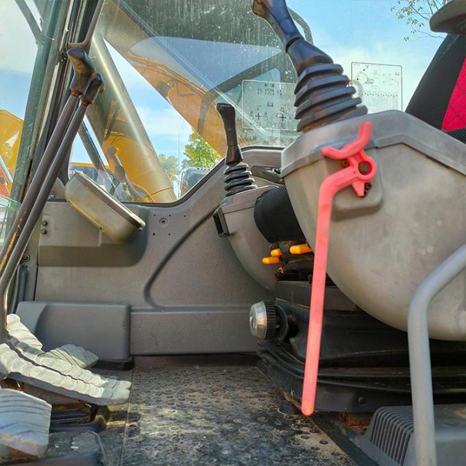 Эксплуатационный экскаватор Эксплуатационный экскаватор Volvo EC240 Неплохой Эксплуатационный экскаватор Volvo EC240