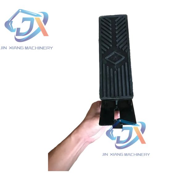 High Quality for Komatsu Excavator Wood Grab Construction Machinery Parts One-Way Hydraulic Pedal Crusher Pilot Control Valve