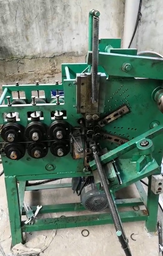 Разделение устанавливает утес 4mm Rollformers анкера с частью кольца формируя и сваривая
