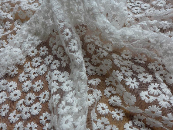 Ткань сетки нейлона цветка маргаритки небольшая двором, с белой ткани шнурка для платьев