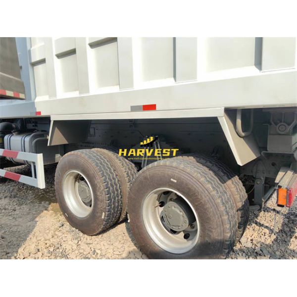 Sinotruk Hohan 6x4 30 Ton Tipper Truck To Togo With 315 / 80R22.5 Tyres