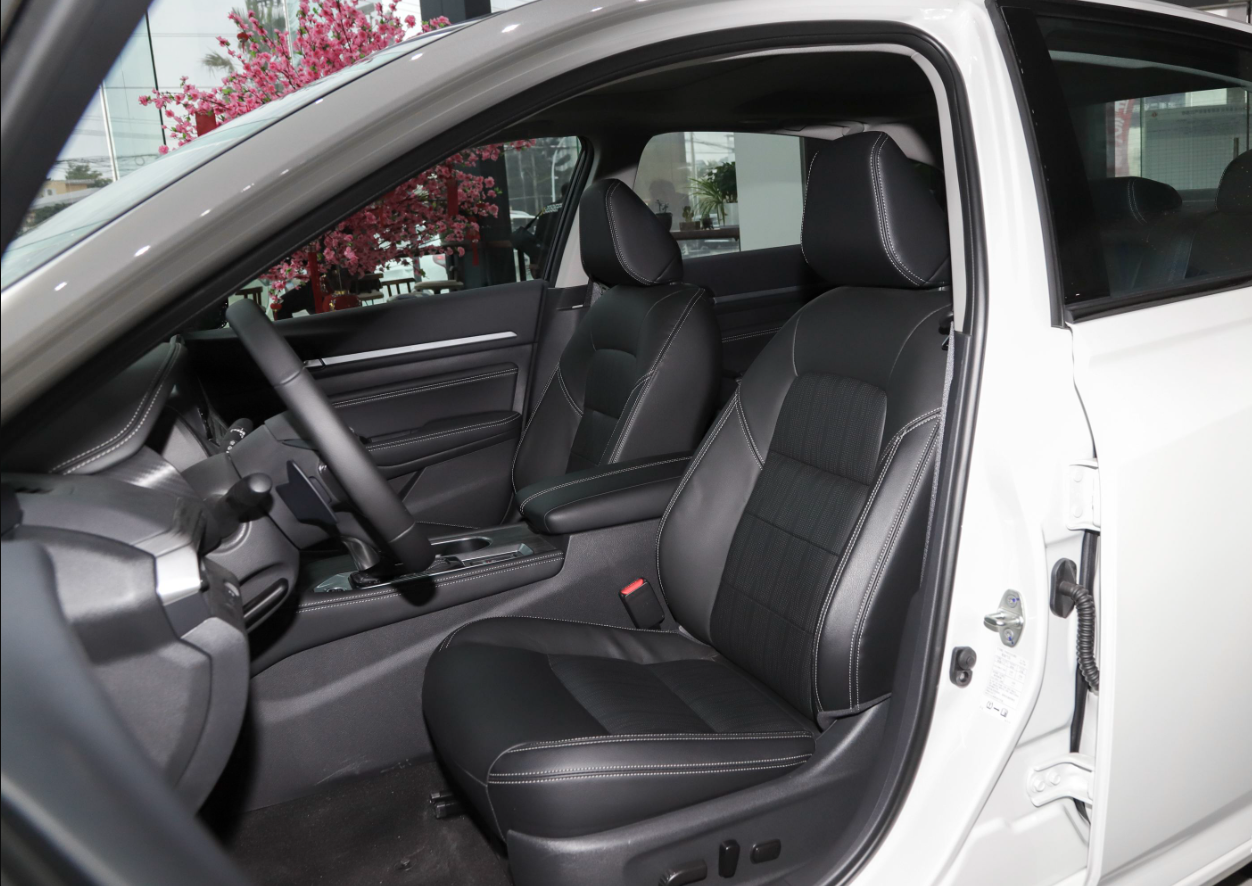 Седан Ниссан Алтима 2021 2.0Т СЛ Чжицзин версии 5 Сеатер кораблей приведенный в действие нефтью КПТ