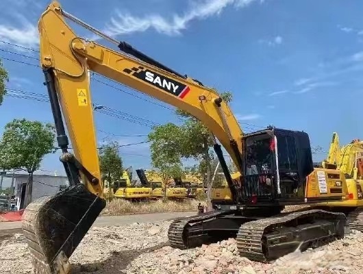 Гидравлический экскаватор Sany SY215C: 118 кВт, 1,2 м3 емкости ведра, производство 2022 года