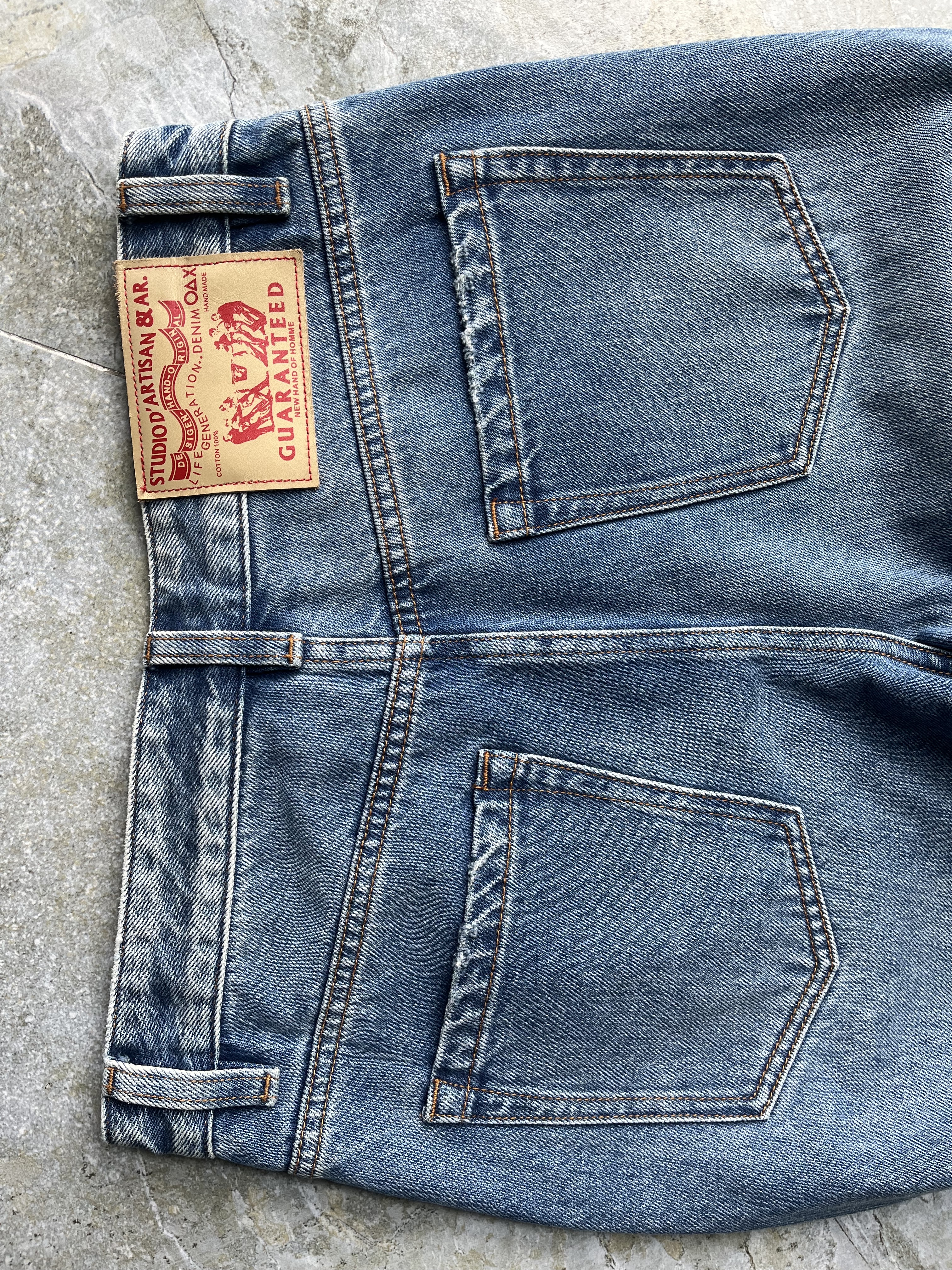 Medium Blue Men's Jeans Faded Loose Wide Leg Jeans Horizontal