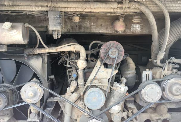 L'autobus de touristes utilisé d'occasion de Yutong 2011 ans 51 pose la vitesse 6117 100km/H maximum modèle