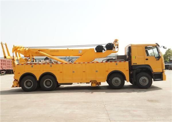 Sinotruk HOWO 8X4 371HP 50T 360 Degree Rotation Recovery Tow Truck