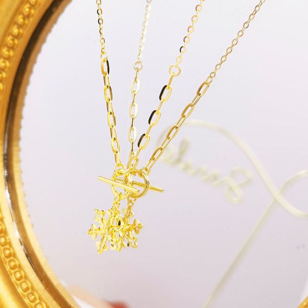 Exquisite 18kt Yellow Gold Mini Pendant Necklace
