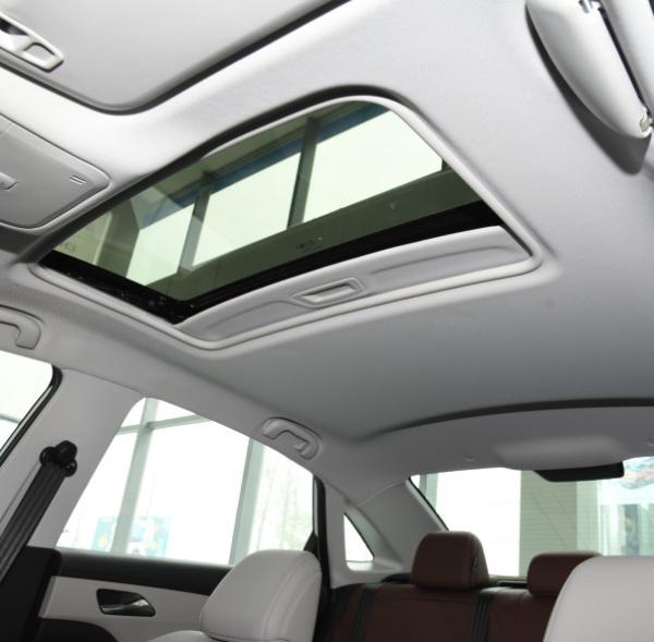 Carro 2023 compacto do sedan dos assentos da porta 5 de Chevrolet MONZA 1.5L 113HP L4 6DCT 4