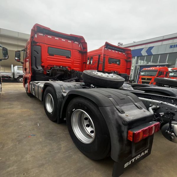 430hp Used Tractor Trailer Sinotruk Howo C910 wheels manual diesel