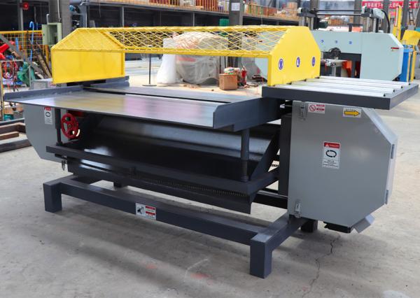 Máquina de desmontagem de paletes de madeira