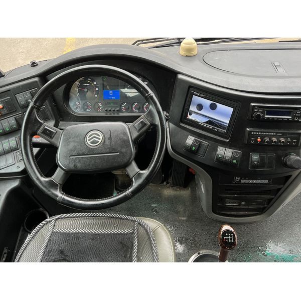 Golden Dragon Used Coach Bus 53 Seats Euro 4 LHD Diesel Fuel