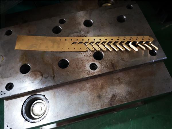 Metal de bronze da precisão da tomada do contato bonde que carimba os pinos e os jaques do soquete das peças