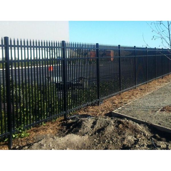 Strong Powder Coated Steel Tubular Fencing Civil Infrastructure 2.2m