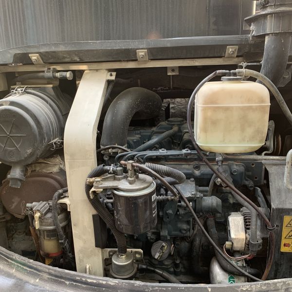 Excavateur mini Kubota KX163 original avec soupape hydraulique originale et en bon état